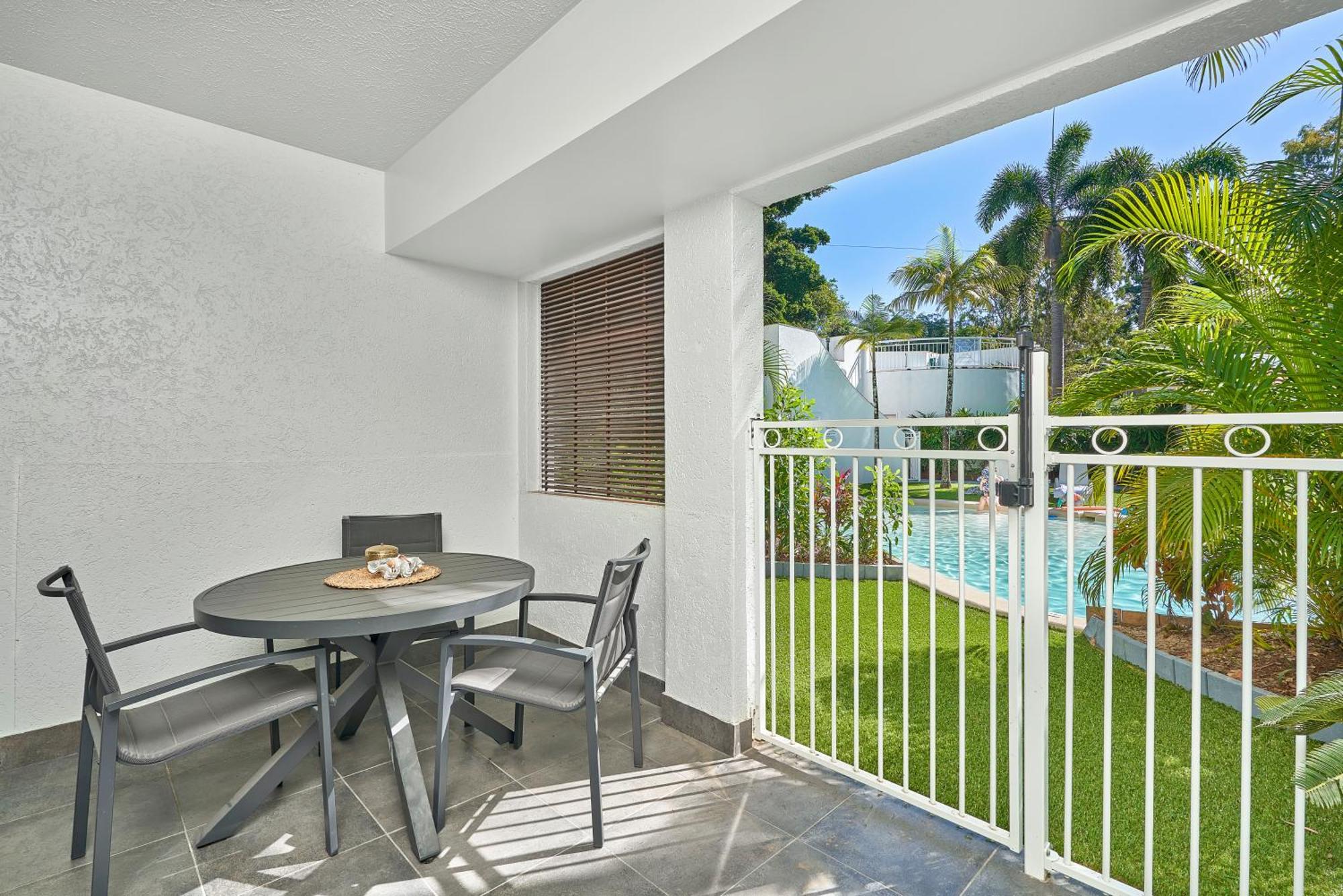 Alassio Apartments With Direct Pool Access Palm Cove Zimmer foto