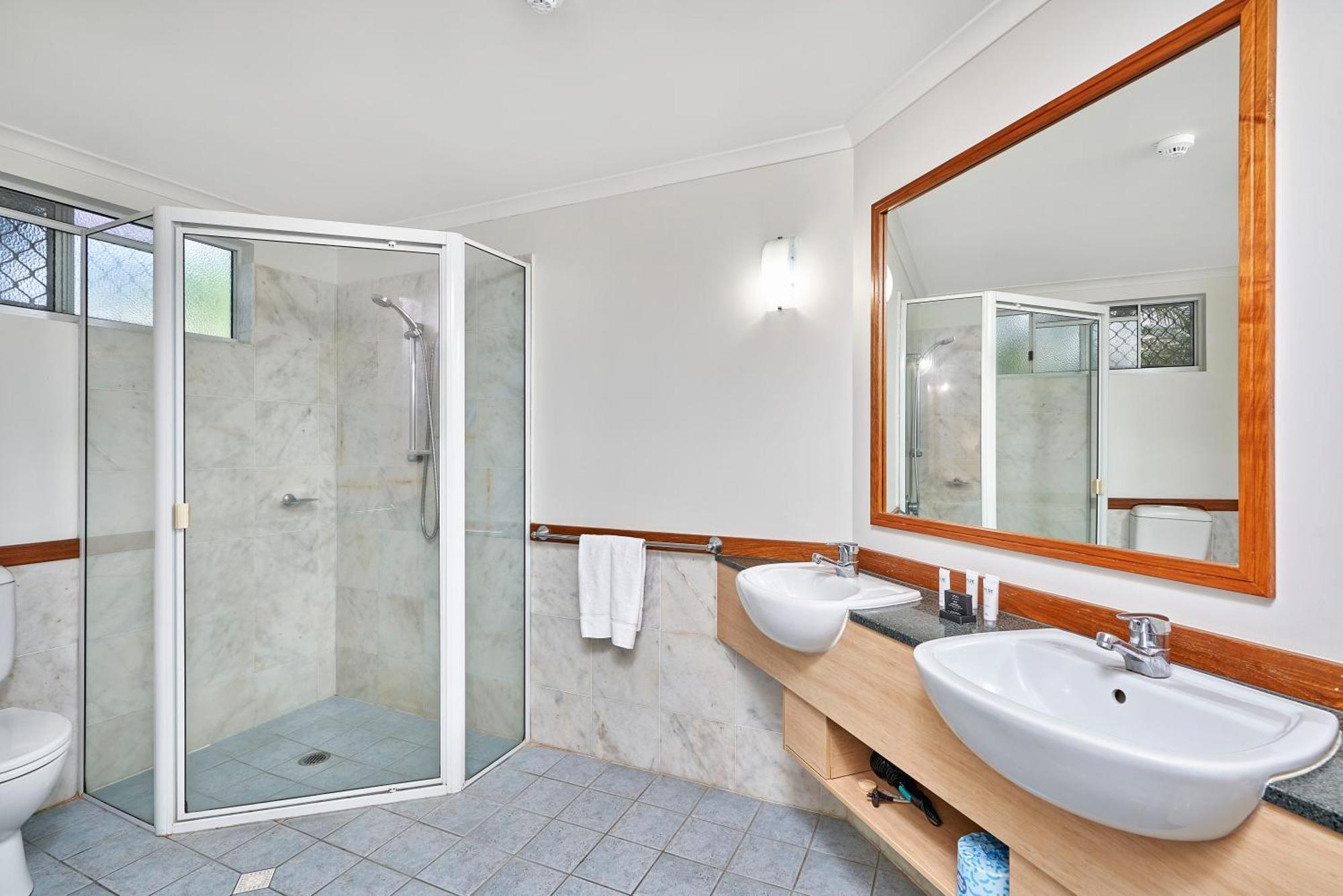 Alassio Apartments With Direct Pool Access Palm Cove Zimmer foto